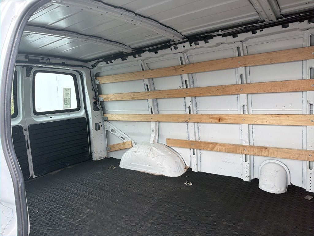 2022 Chevrolet Express 2500 Work Van Cargo