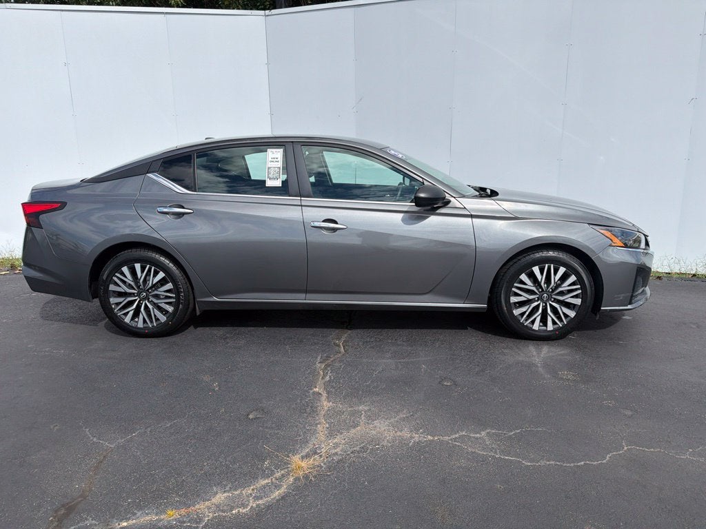 2025 Nissan Altima SV - Photo 2
