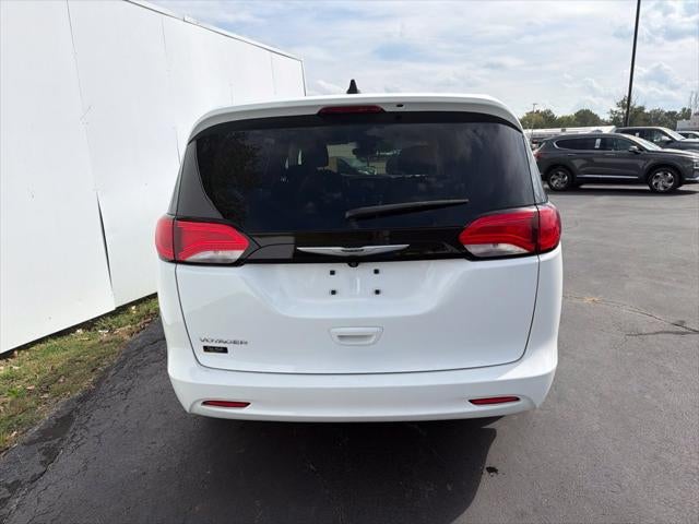 2024 Chrysler Voyager LX