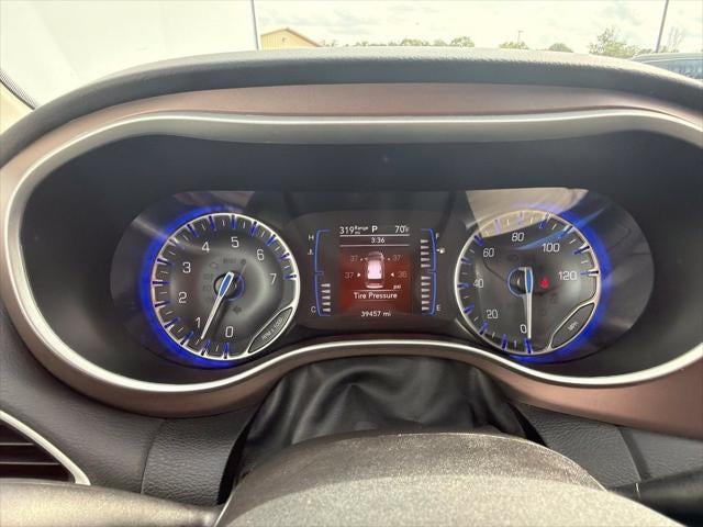 2024 Chrysler Voyager LX