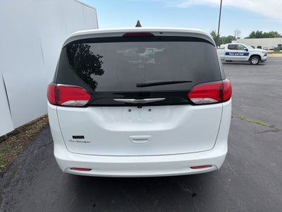 2024 Chrysler Voyager LX