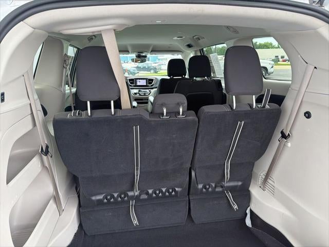 2024 Chrysler Voyager LX