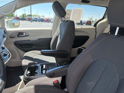 2020 Chrysler Pacifica Touring