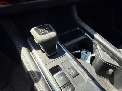 2023 Nissan Pathfinder SV