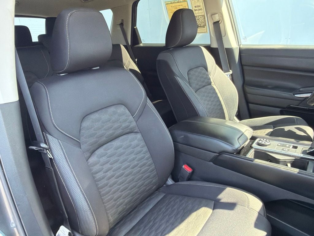 2023 Nissan Pathfinder SV