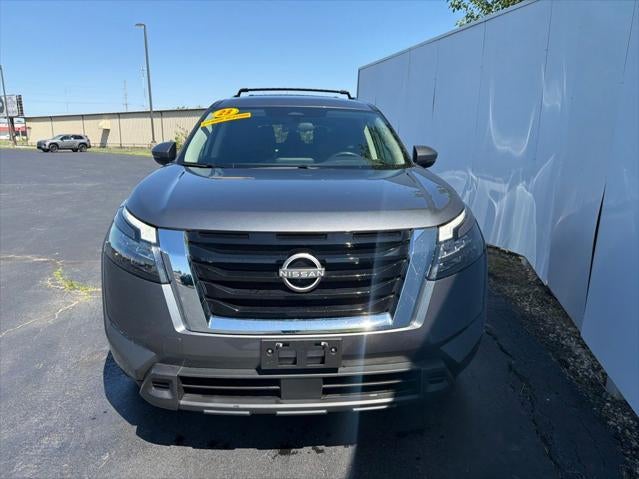 2023 Nissan Pathfinder SV