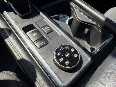 2023 Nissan Pathfinder SV