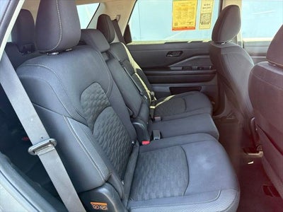 2023 Nissan Pathfinder SV