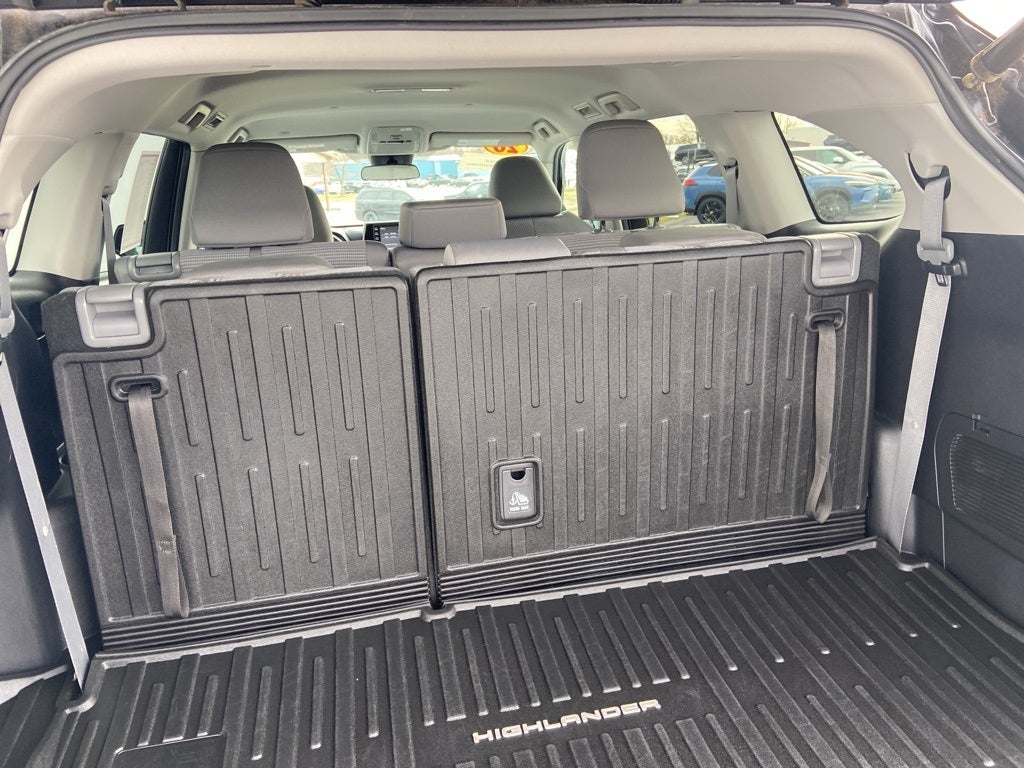 2020 Toyota Highlander LE