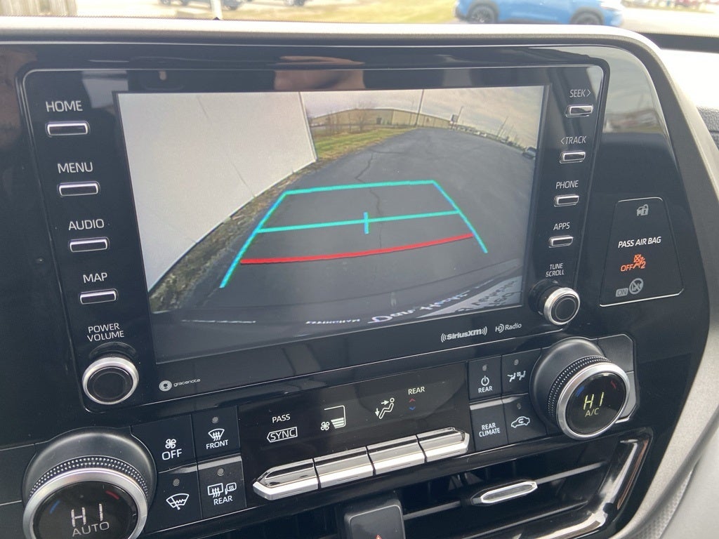 2020 Toyota Highlander LE