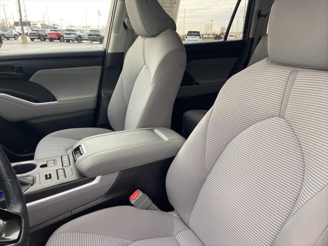 2020 Toyota Highlander LE