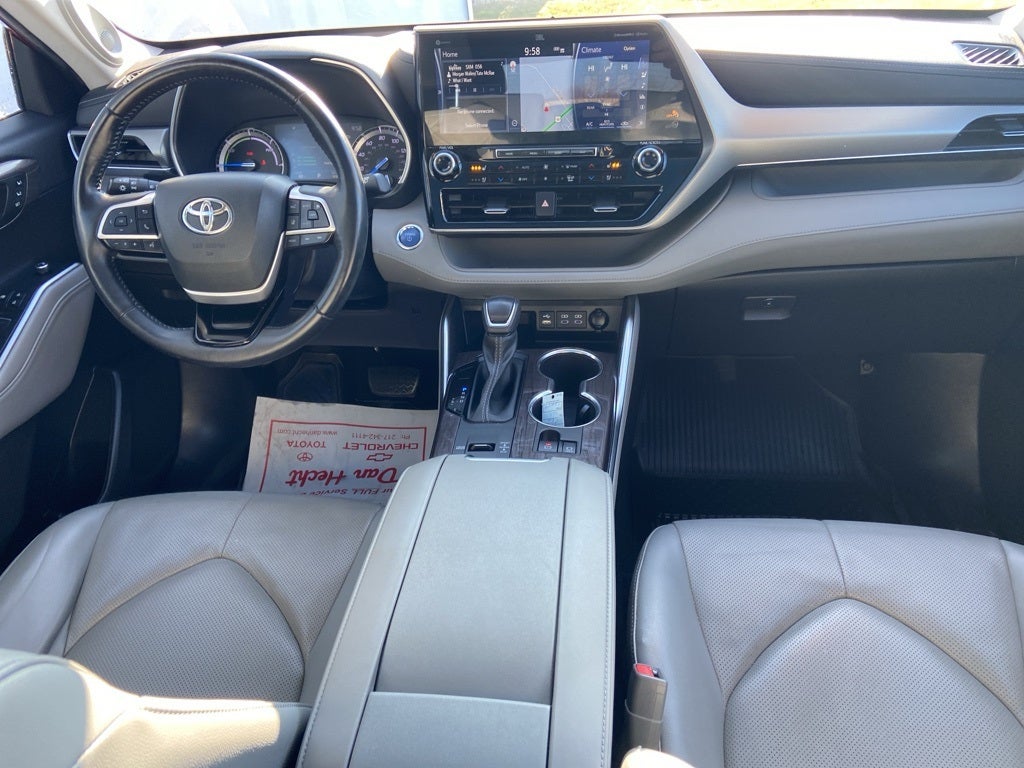 2022 Toyota Highlander Hybrid Platinum
