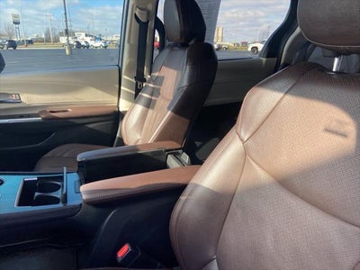 2024 Toyota Sienna Platinum 7 Passenger