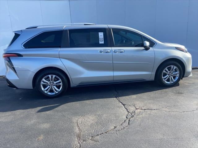 2024 Toyota Sienna Platinum 7 Passenger