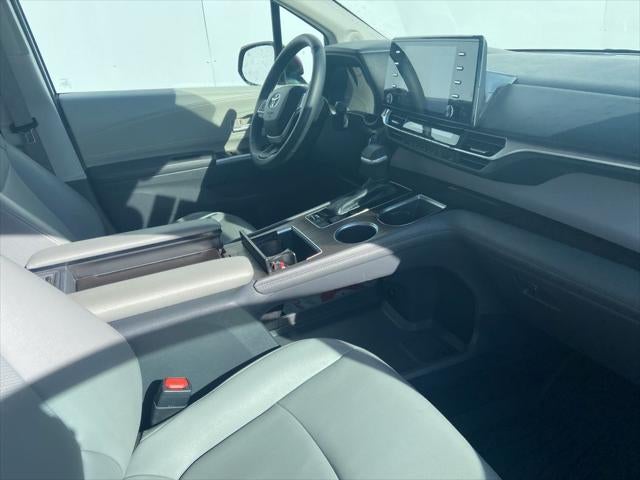 2022 Toyota Sienna XLE 7 Passenger