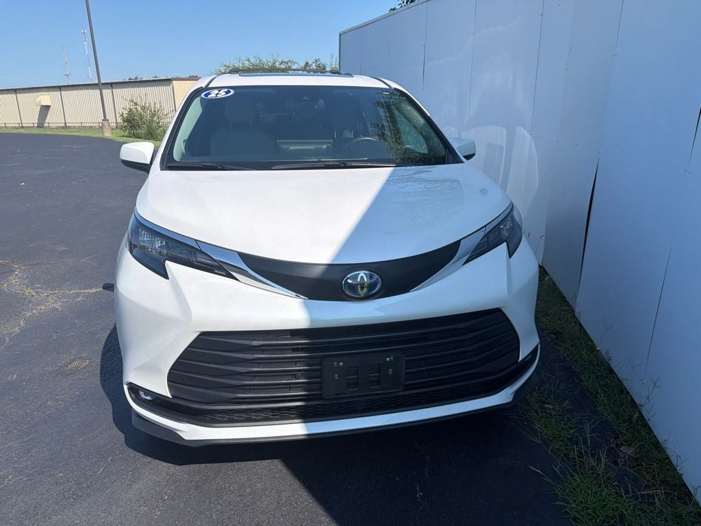 2025 Toyota Sienna XLE 7 Passenger