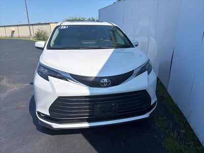 2025 Toyota Sienna XLE 7 Passenger