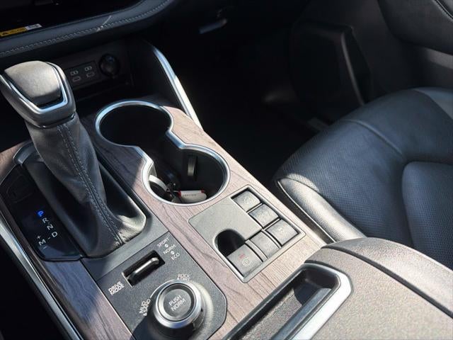 2025 Toyota Highlander Limited