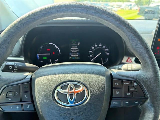 2022 Toyota Sienna LE 8 Passenger