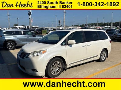 2016 Toyota Sienna XLE 8 Passenger