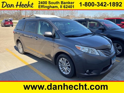 2017 Toyota Sienna XLE 8 Passenger