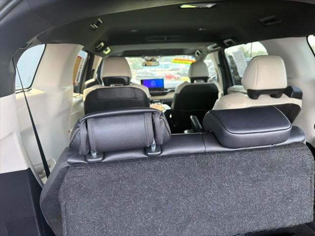2025 Toyota Sienna Limited 7 Passenger