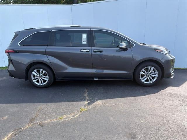 2025 Toyota Sienna Limited 7 Passenger