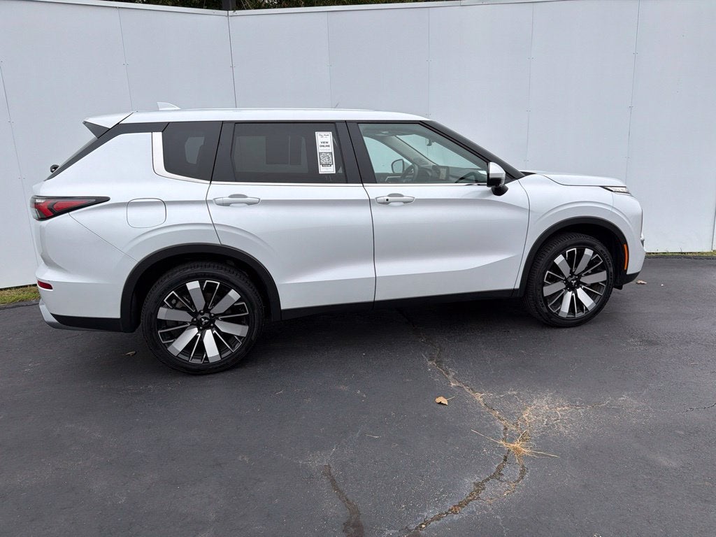2025 Mitsubishi Outlander SE