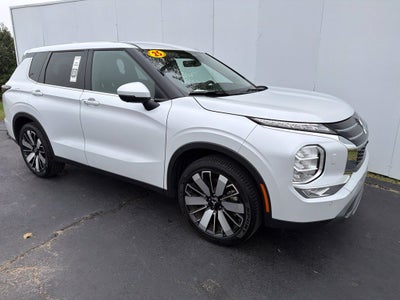 2025 Mitsubishi Outlander SE
