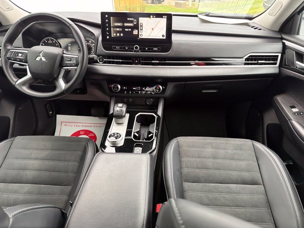 2025 Mitsubishi Outlander SE