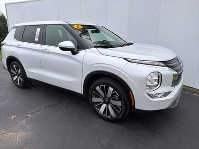 2025 Mitsubishi Outlander SE