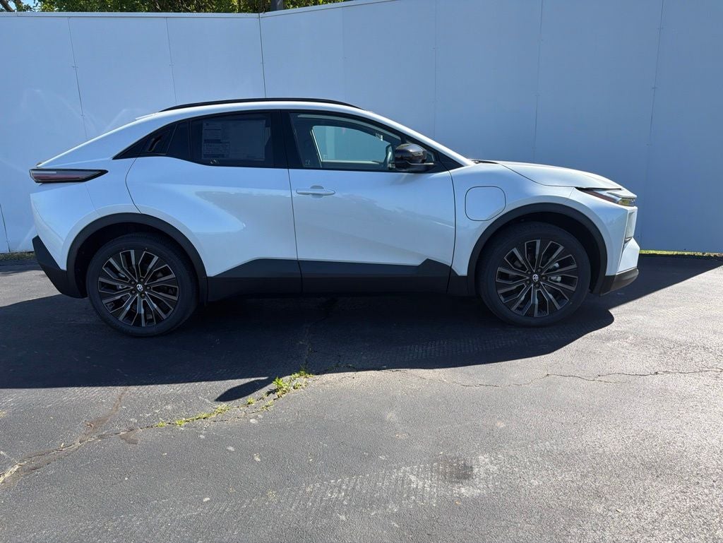 2026 Toyota C-HR XSE