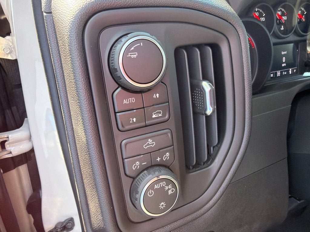 2026 Chevrolet Silverado 1500 Custom - Photo 14